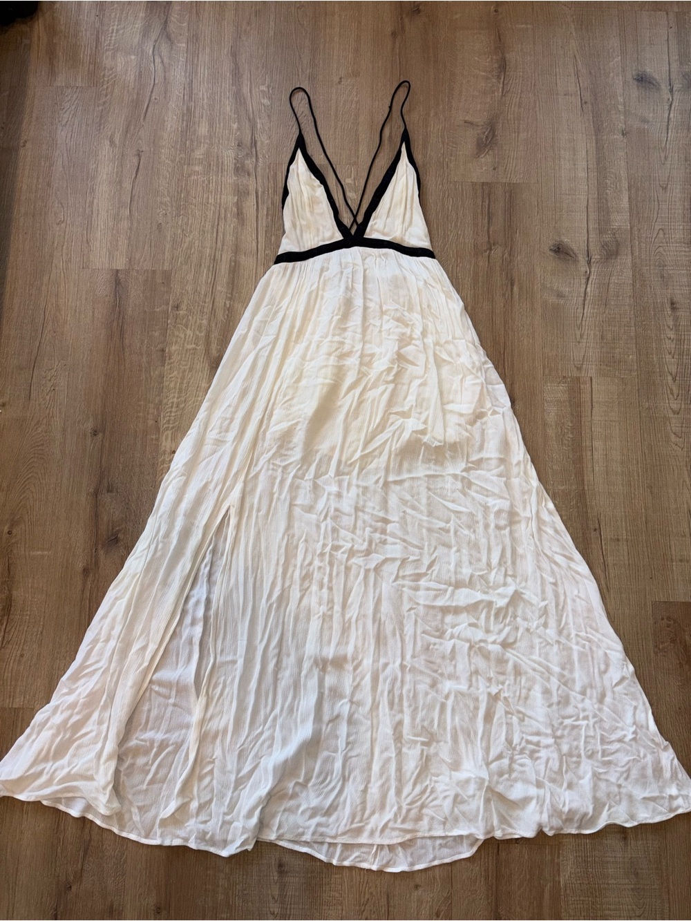 Hommage From Los Angeles White Maxi Dress with Black Trim Sz Med Sexy